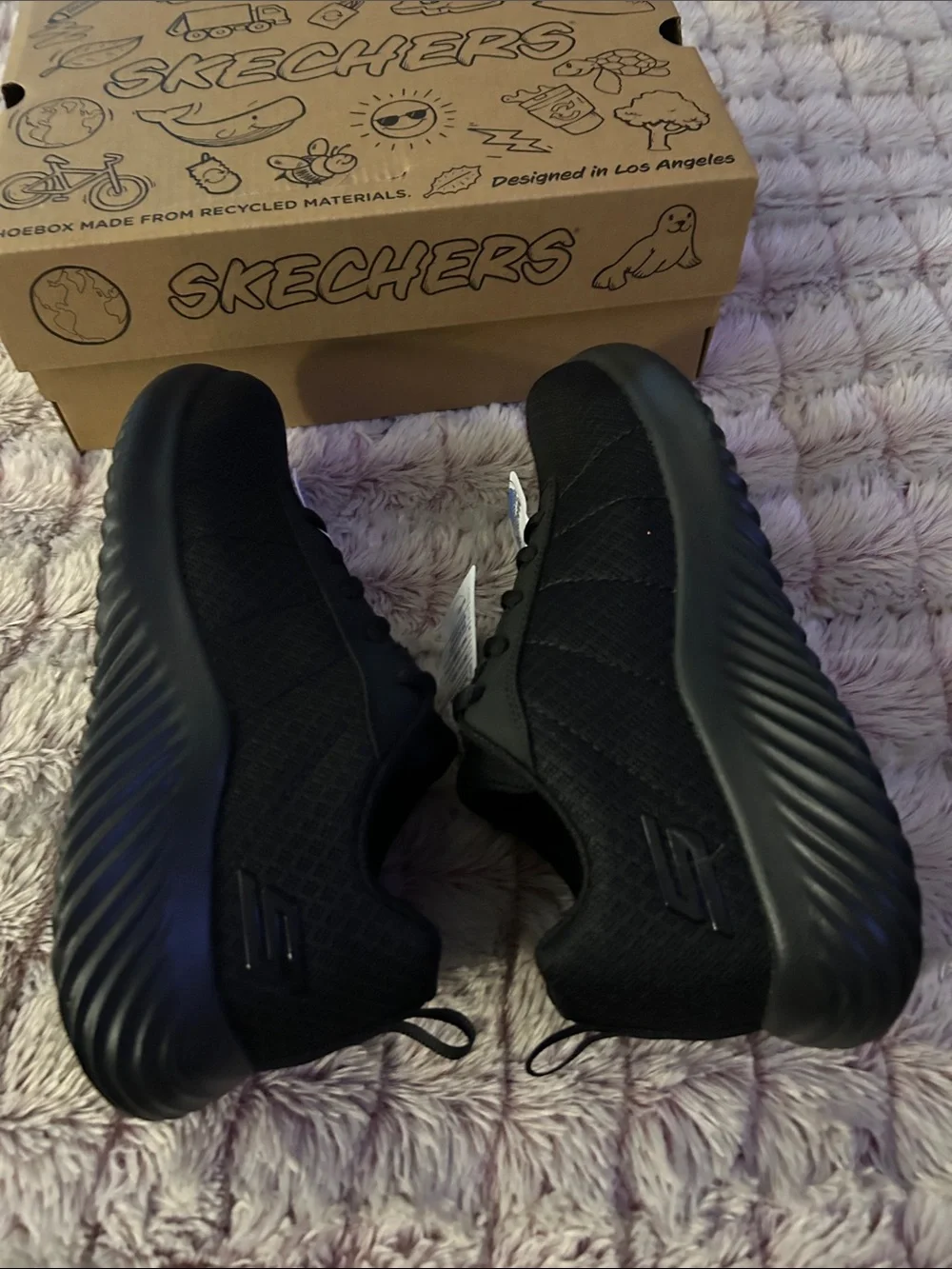 Skechers kids all black Bounder Karonik Sneaker